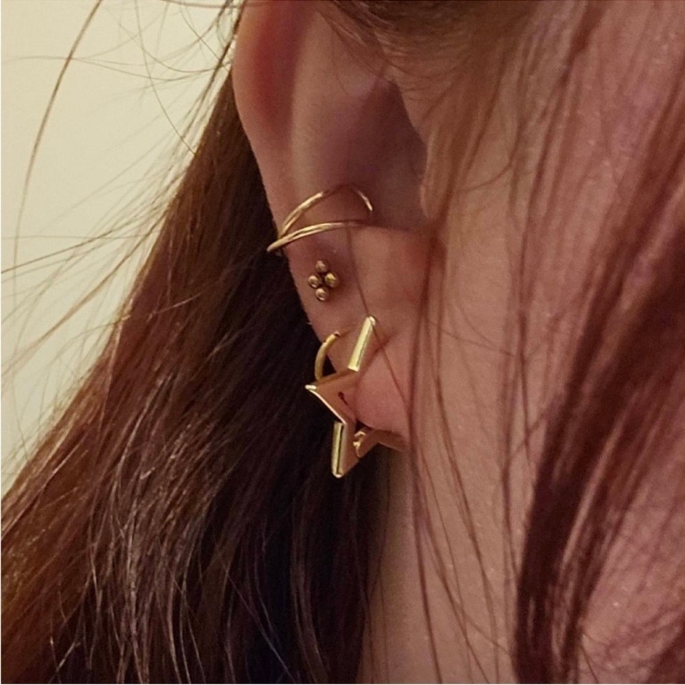 NEW! 925 Sterling Silver Gold Star Hoop Earrings A5-181 - Picture 4 of 7